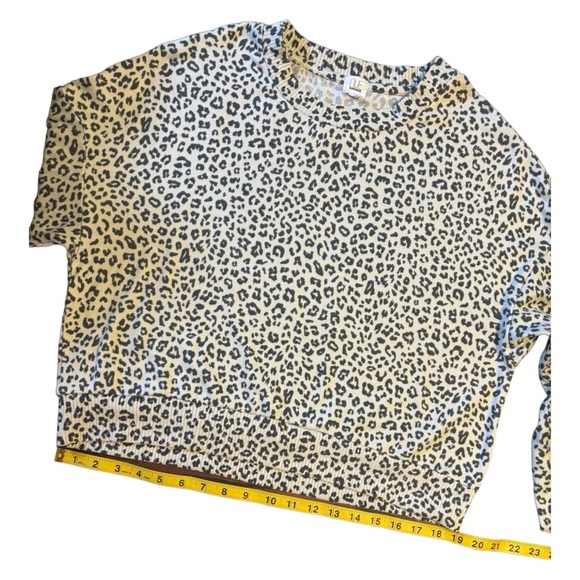 2/$20 Nue Garage Woman’s XS Leopard Print Top - Picture 5 of 9